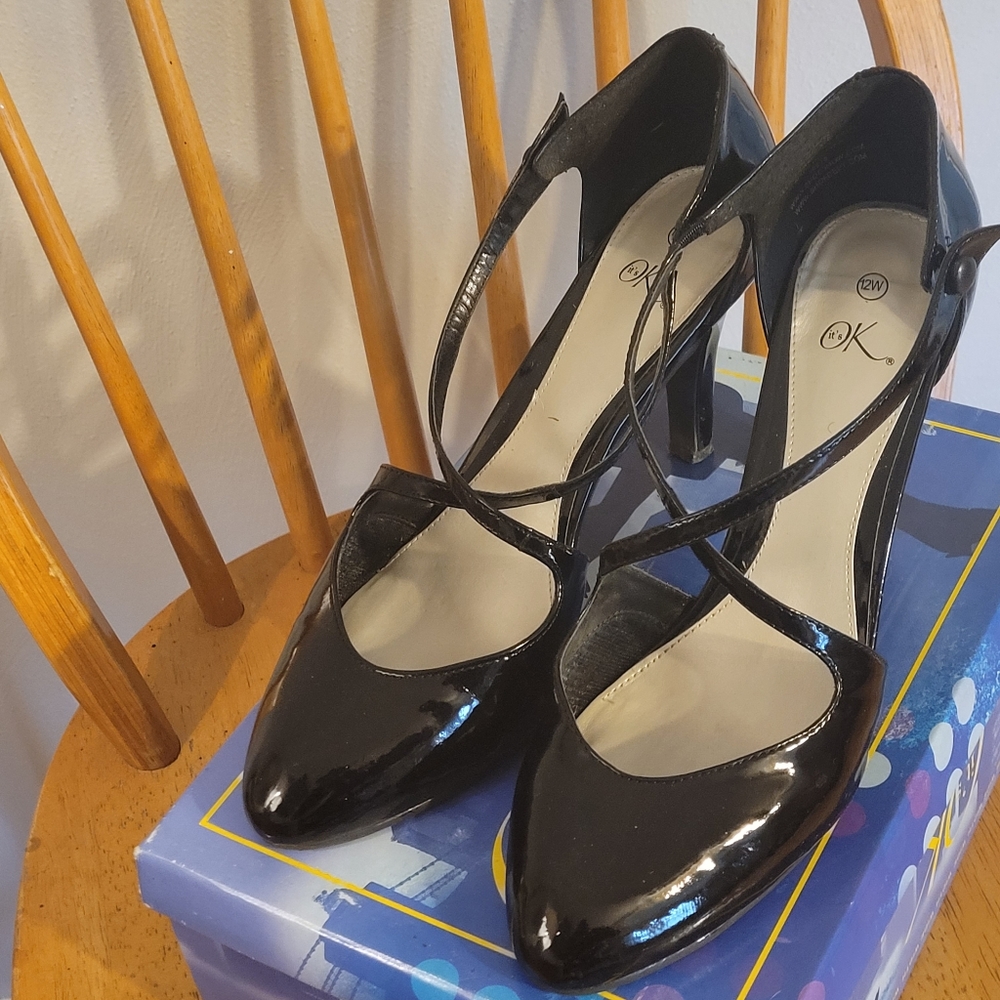 Women's shoes
